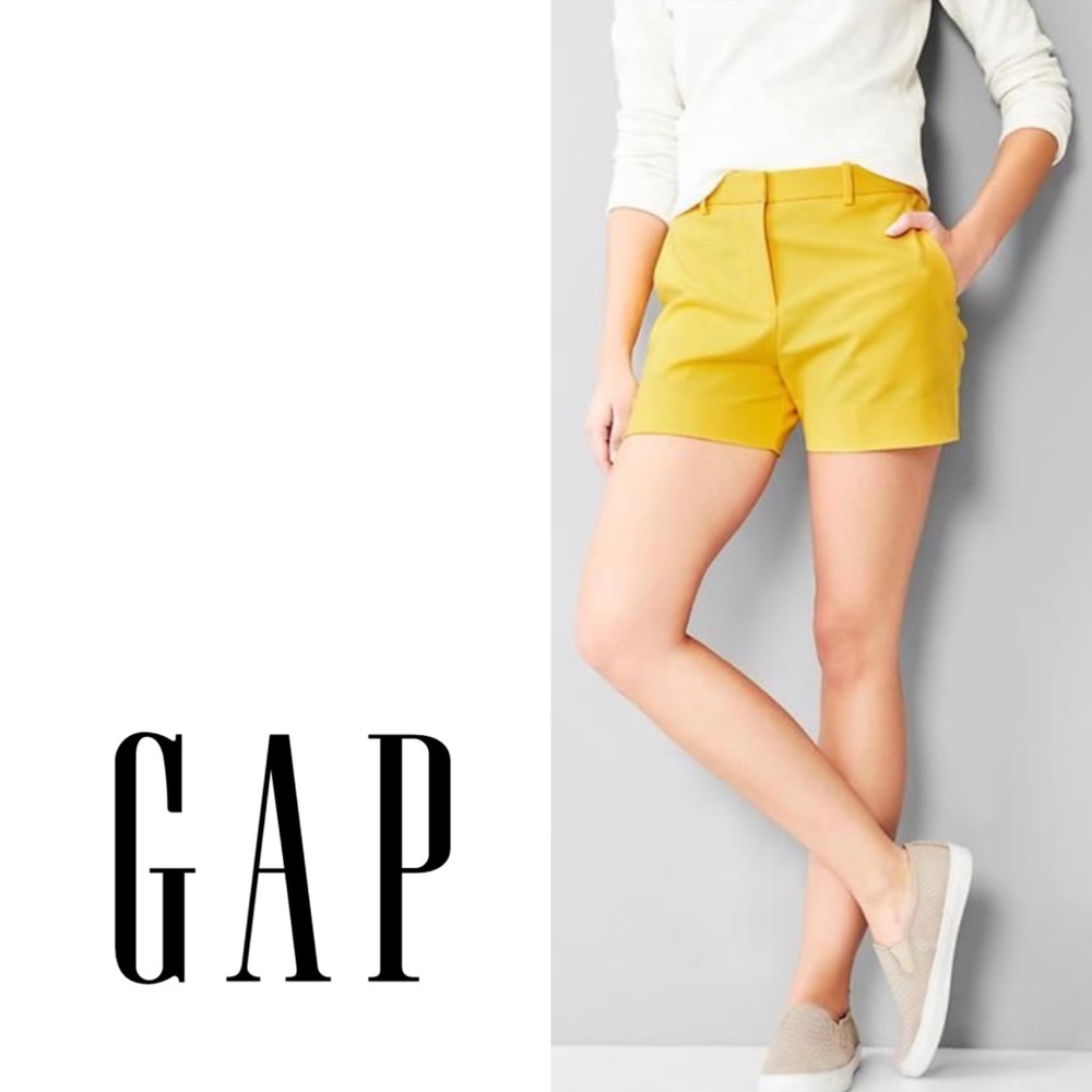 EUC GAP Tailored Stretch Chino Shorts in Lemon Yellow Size 18R USW